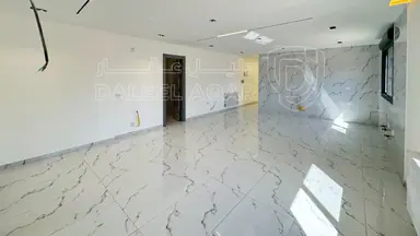 شقة في  قرب جامعة البتراء- طريق المطار (طريق&nbsp;الخدمات) - 120,000 دأ - صورة NaN